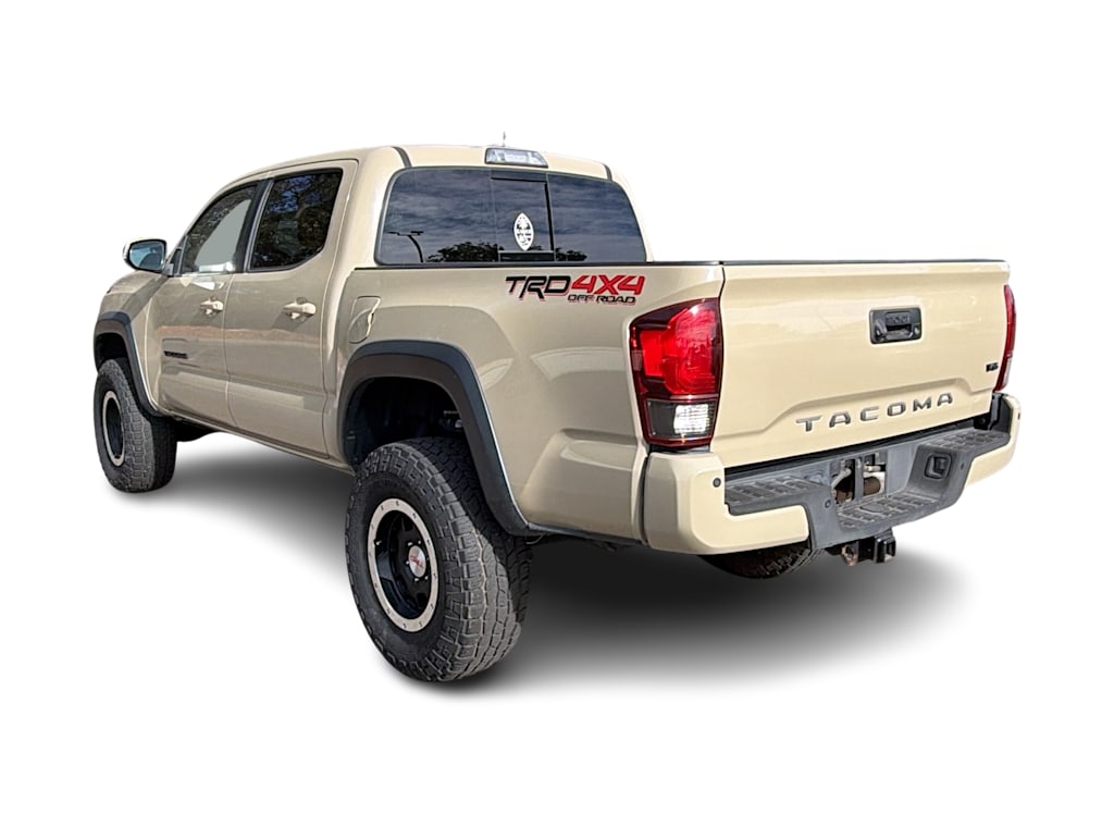 Thumbnail: 2018 Toyota Tacoma - 4
