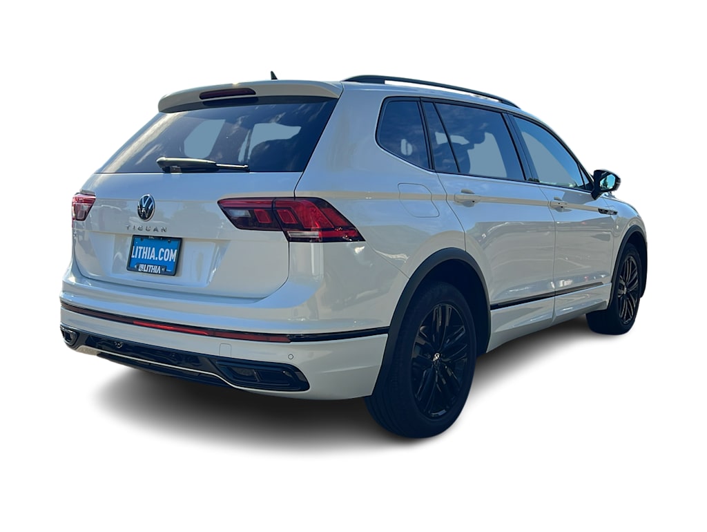 Thumbnail: 2022 Volkswagen Tiguan - 11