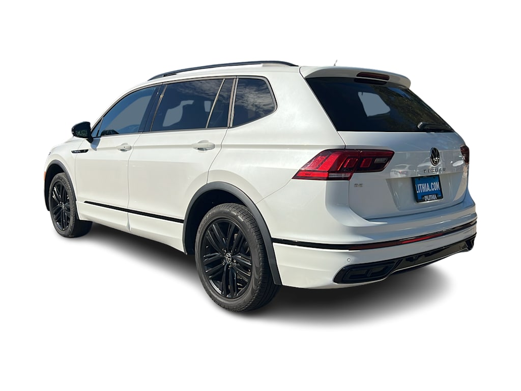 Thumbnail: 2022 Volkswagen Tiguan - 4