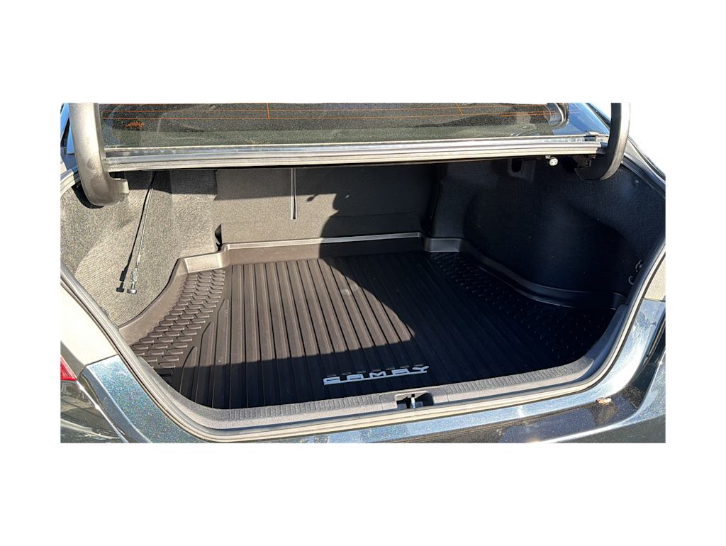 Thumbnail: 2018 Toyota Camry - 16