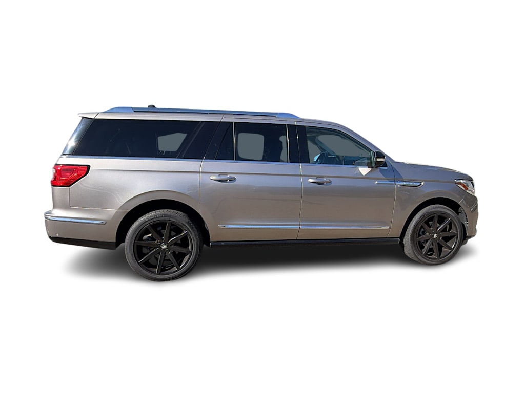 Thumbnail: 2020 Lincoln Navigator L - 10