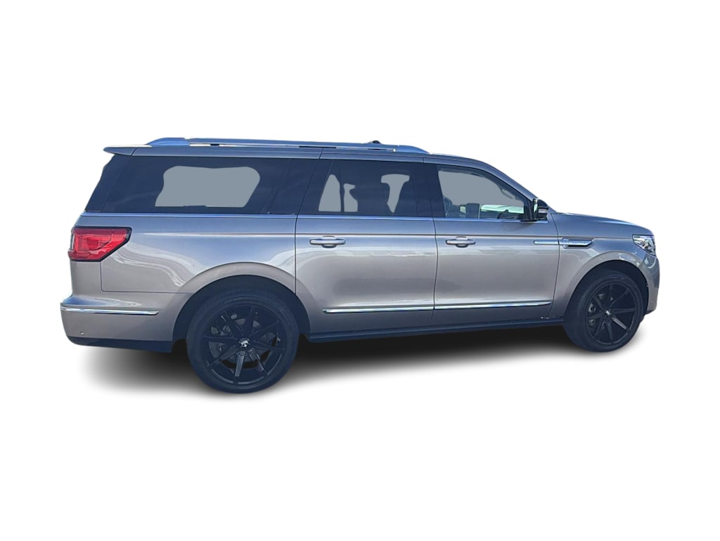 Thumbnail: 2020 Lincoln Navigator L - 19