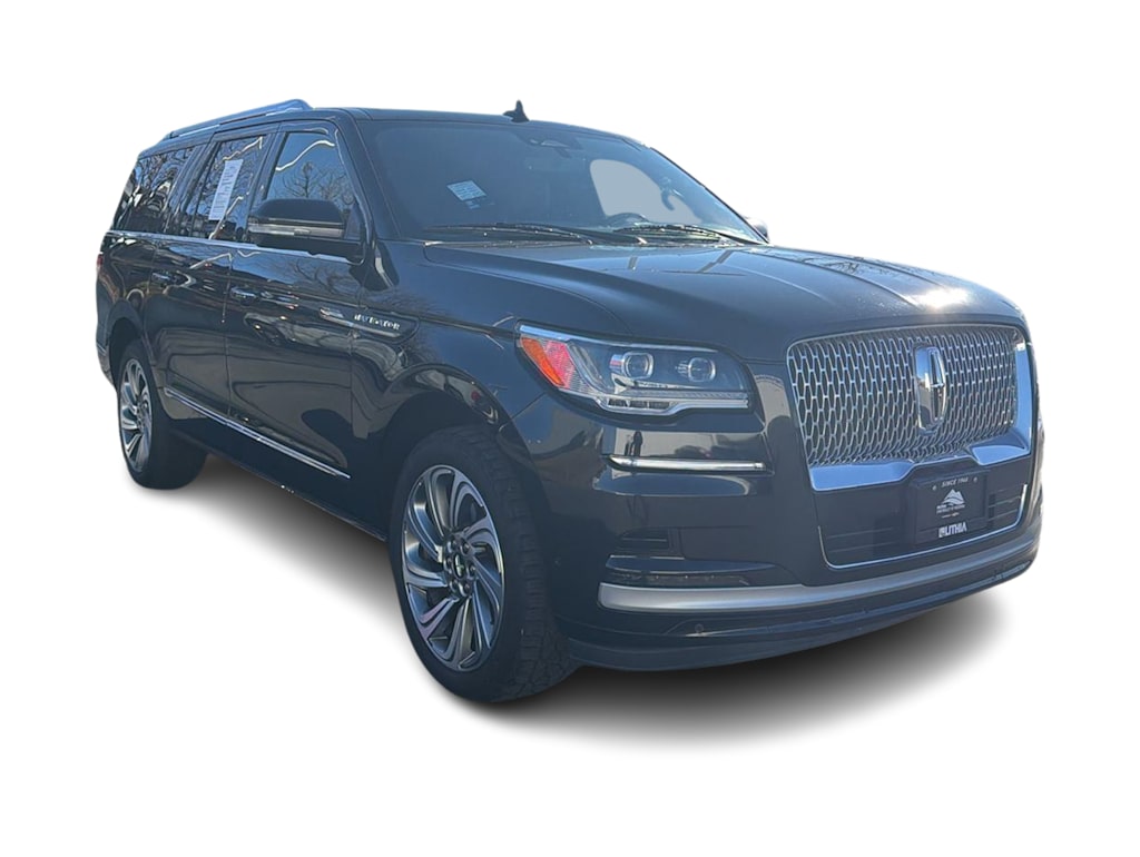 Thumbnail: 2022 Lincoln Navigator L - 19