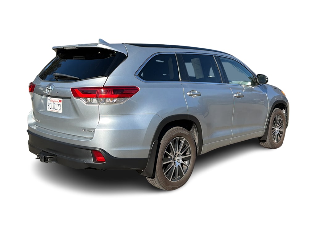 Thumbnail: 2018 Toyota Highlander - 20