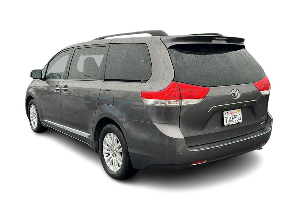 2014 Toyota Sienna XLE 4