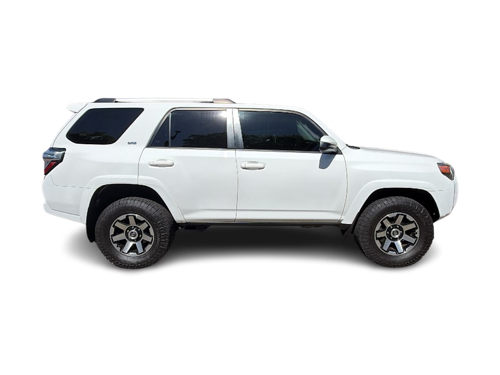 Thumbnail: 2019 Toyota 4Runner - 18