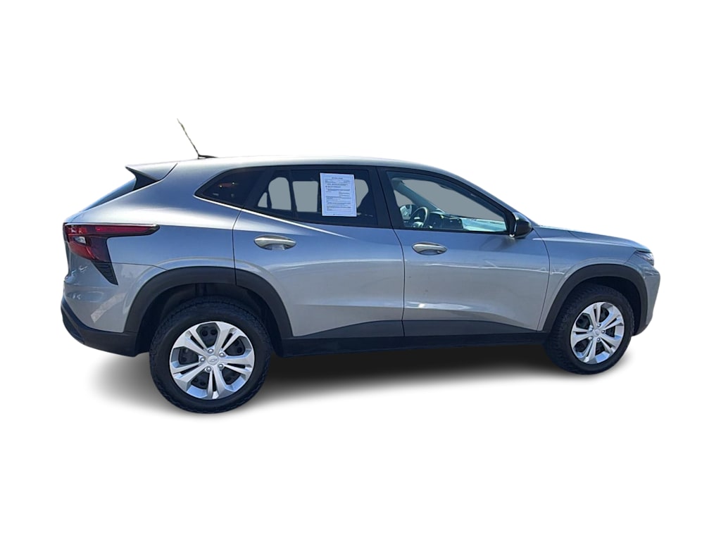 Thumbnail: 2024 Chevrolet Trax - 21