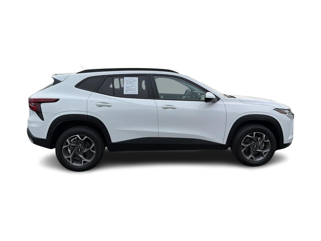 Thumbnail: 2024 Chevrolet Trax - 21