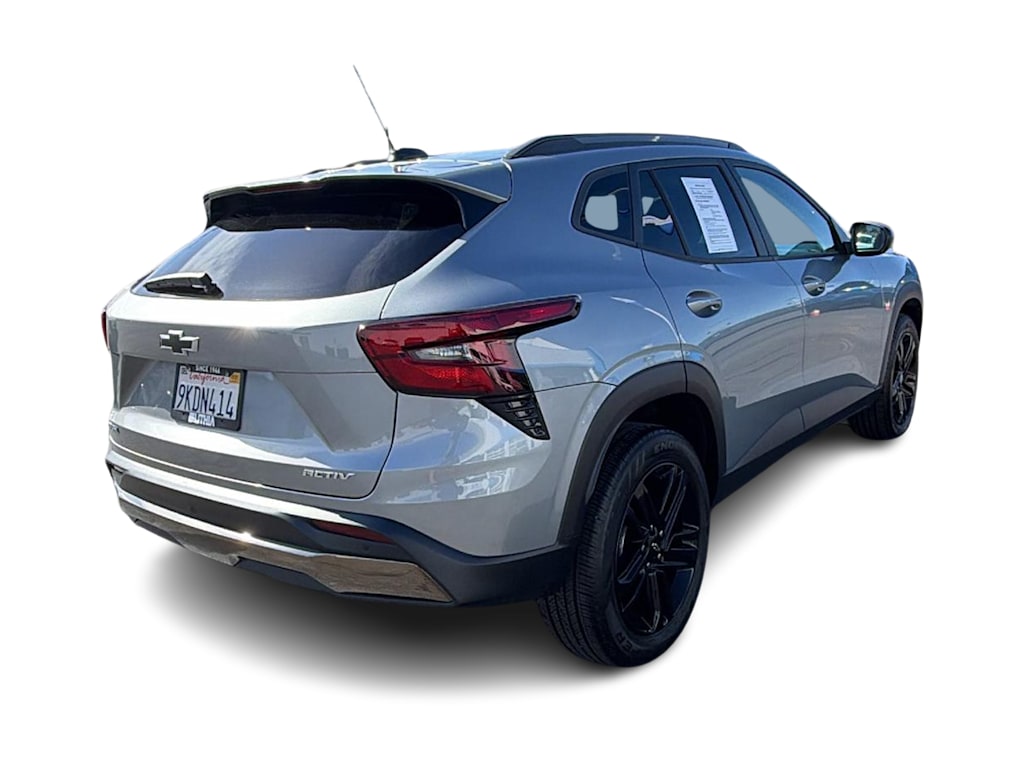Thumbnail: 2024 Chevrolet Trax - 21