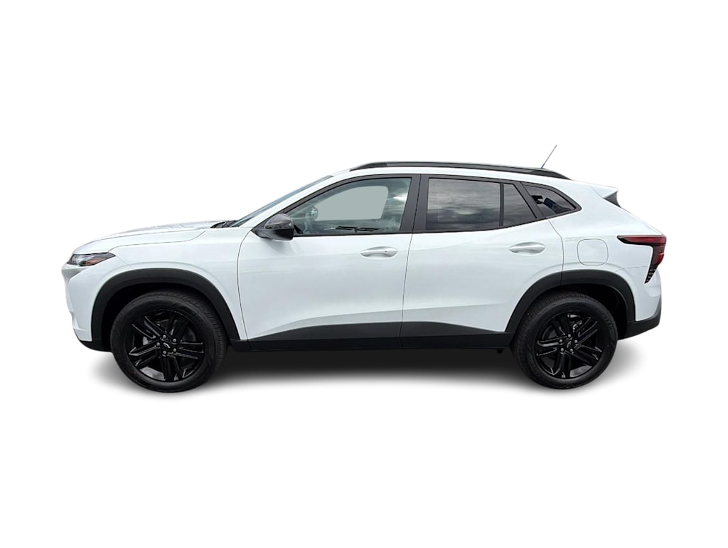 Thumbnail: 2026 Chevrolet Trax - 3