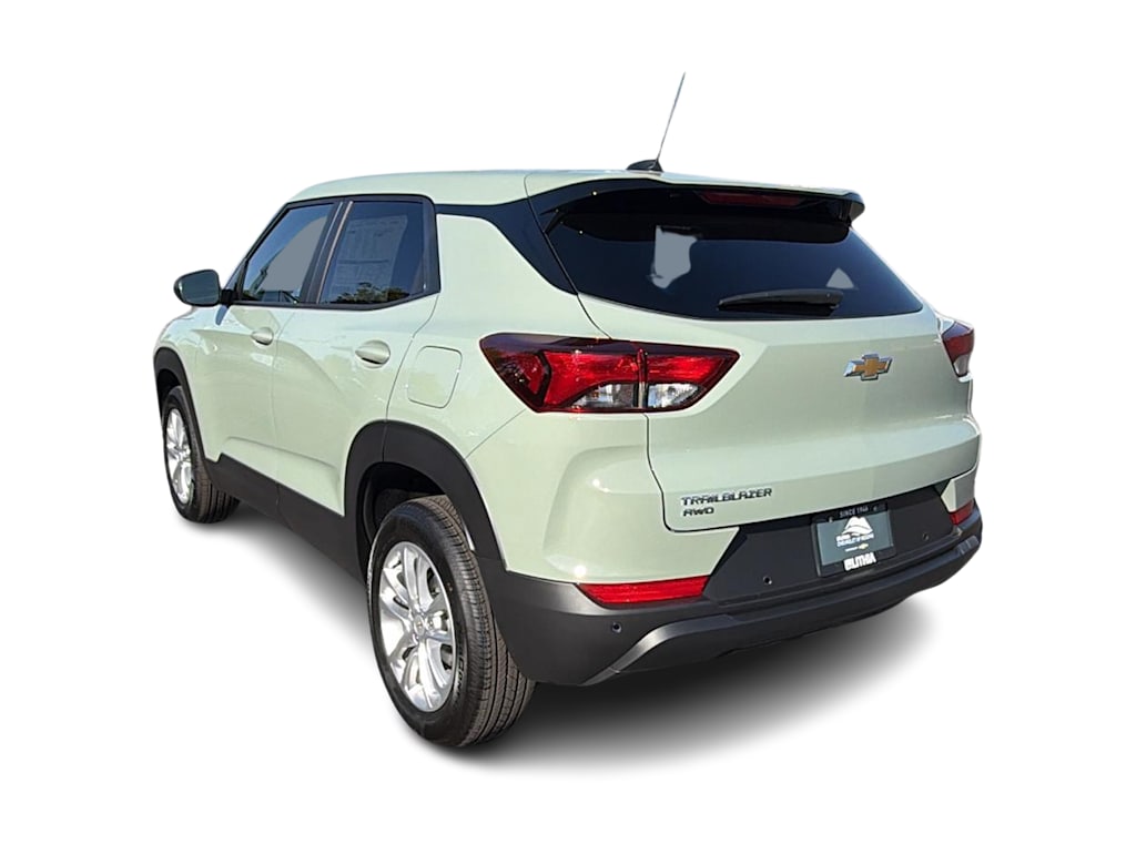 Thumbnail: 2026 Chevrolet TrailBlazer - 4