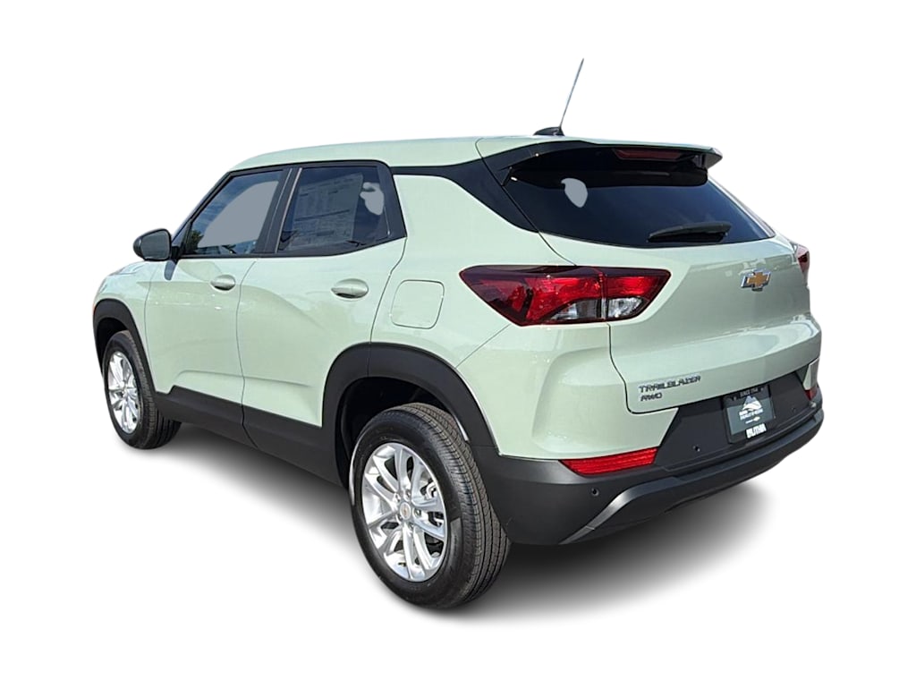 Thumbnail: 2026 Chevrolet TrailBlazer - 4