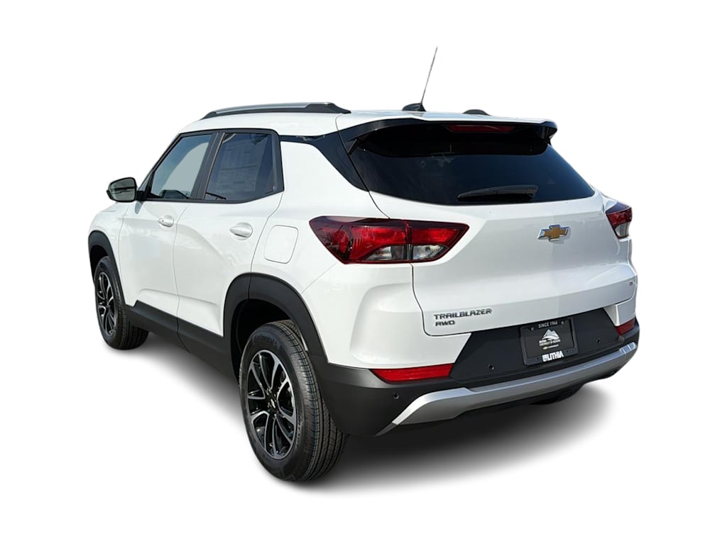 Thumbnail: 2026 Chevrolet TrailBlazer - 4