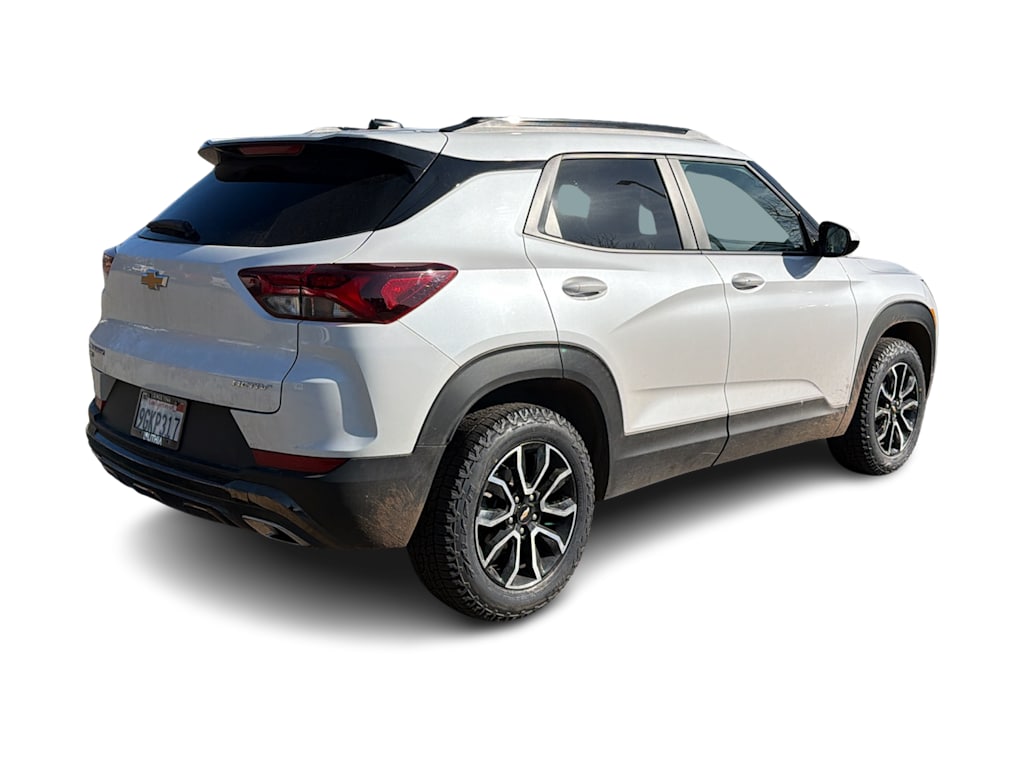 Thumbnail: 2023 Chevrolet TrailBlazer - 18