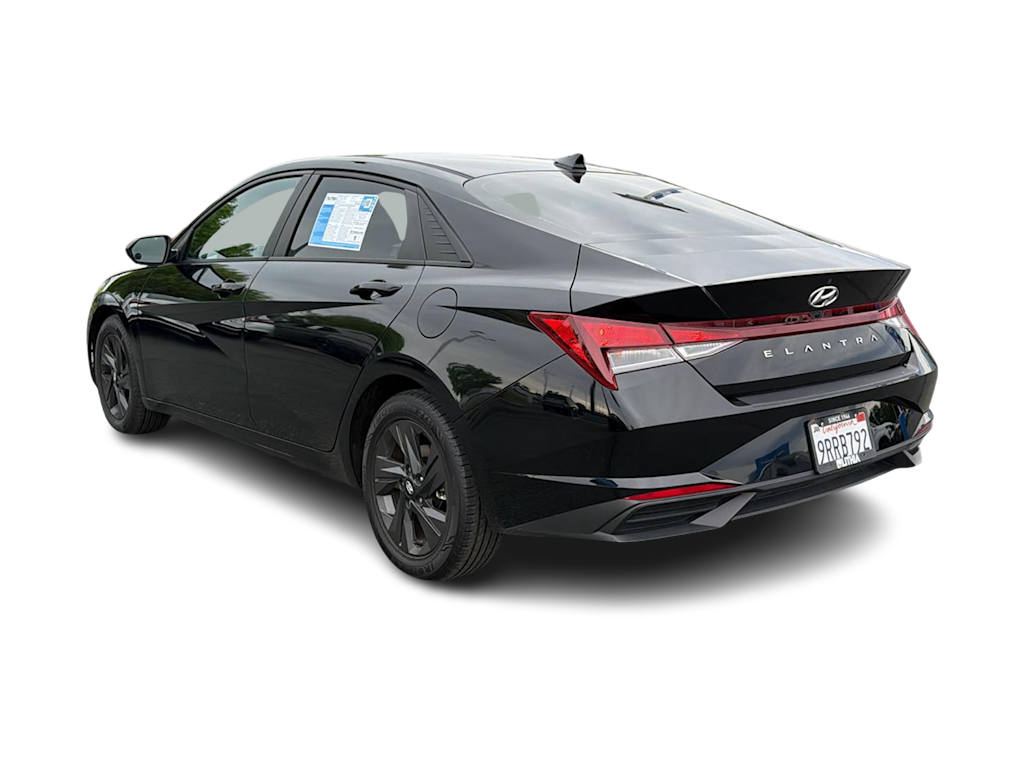 Thumbnail: 2023 Hyundai Elantra - 4