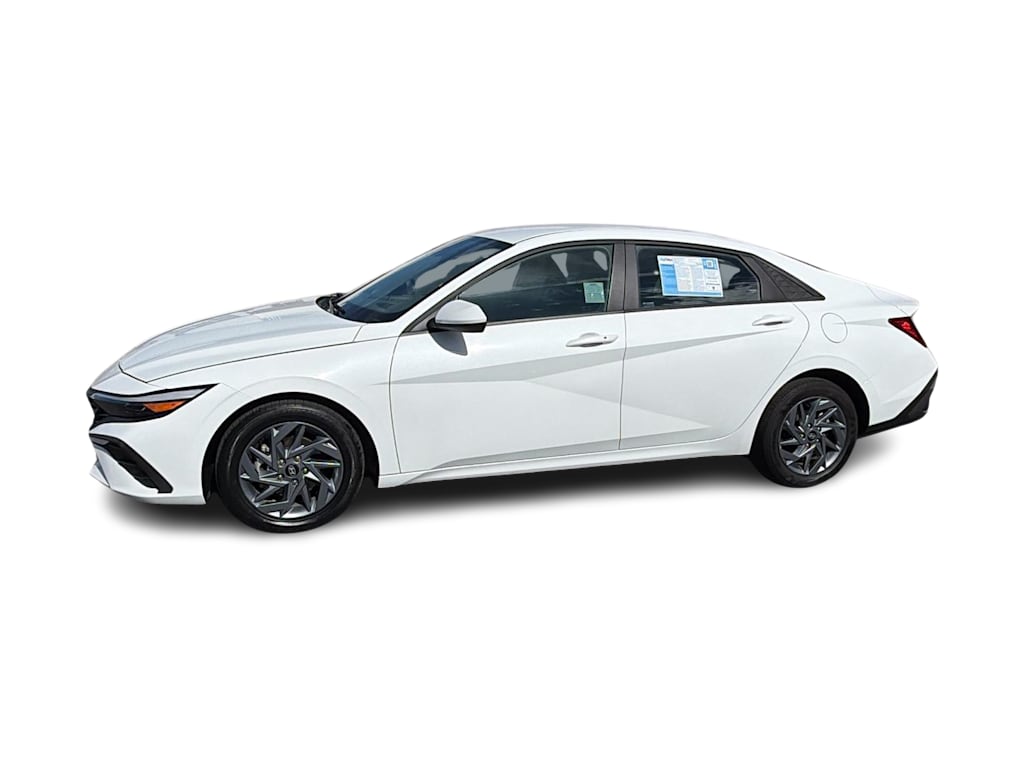 Thumbnail: 2024 Hyundai Elantra - 3