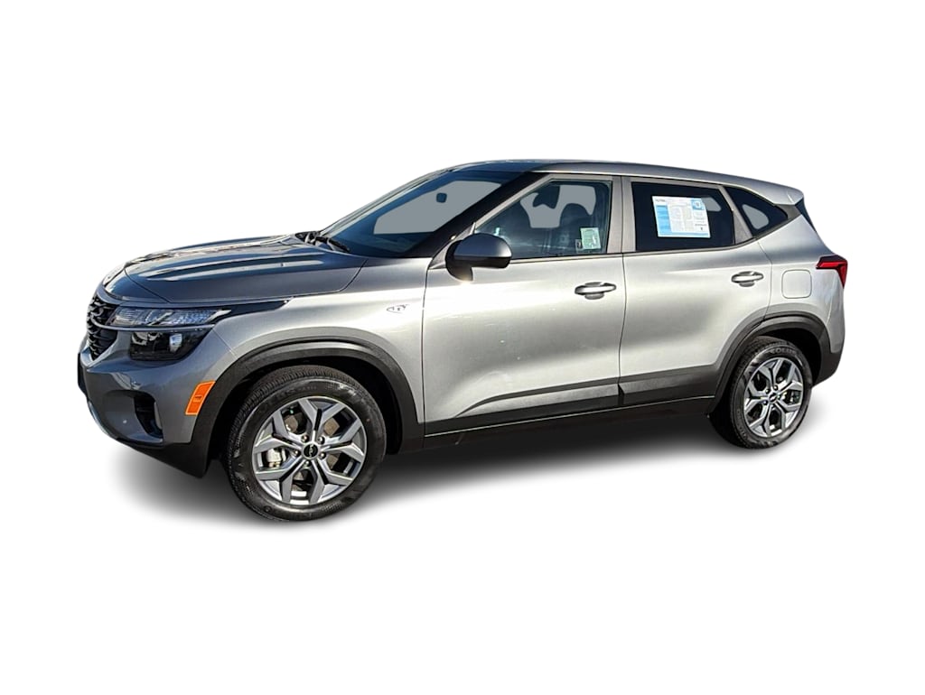 Thumbnail: 2024 Kia Seltos - 3