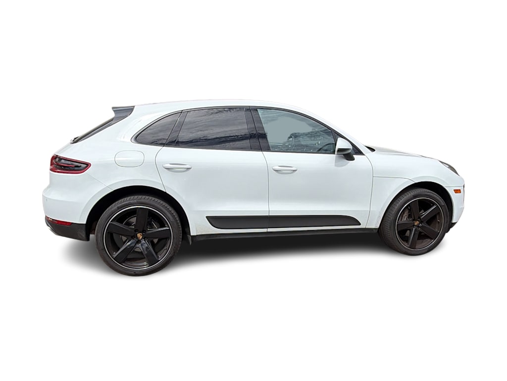 Thumbnail: 2017 Porsche Macan - 10