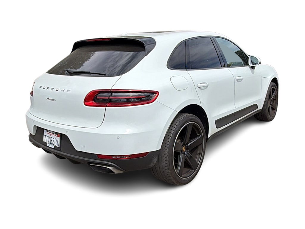 Thumbnail: 2017 Porsche Macan - 11