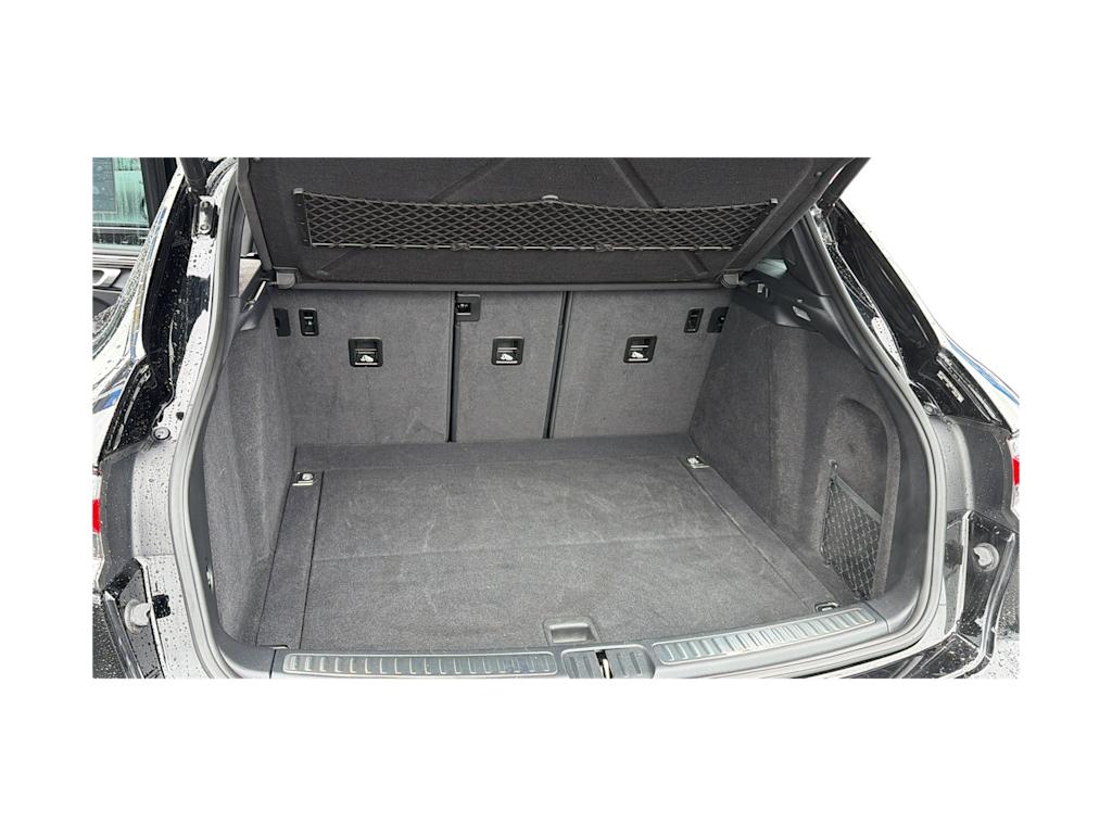 Thumbnail: 2021 Porsche Macan - 17