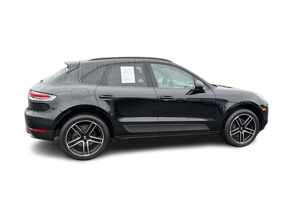 Thumbnail: 2021 Porsche Macan - 21