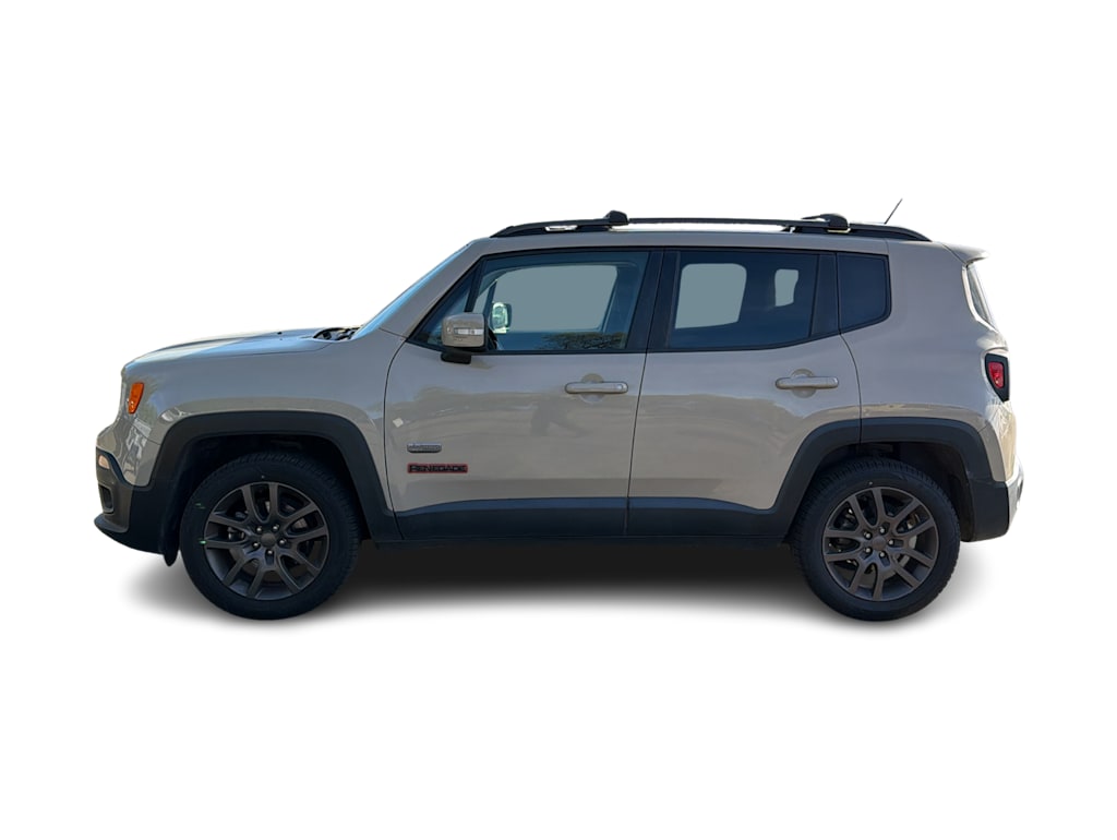 Thumbnail: 2016 Jeep Renegade - 3