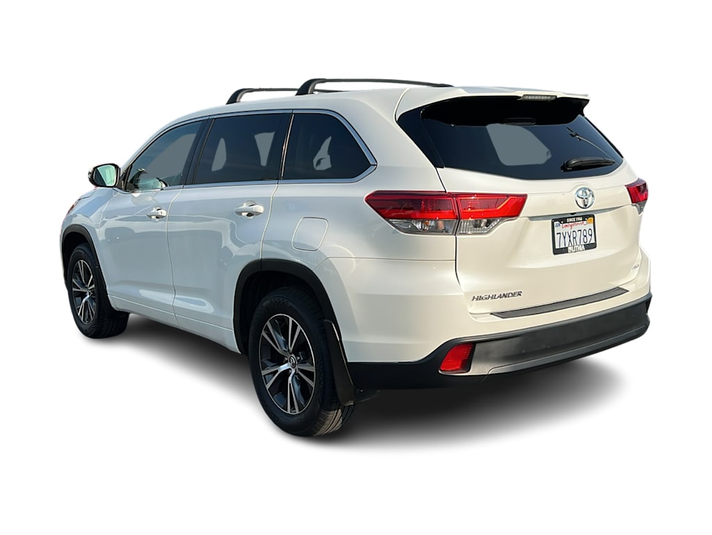 2017 Toyota Highlander LE 4