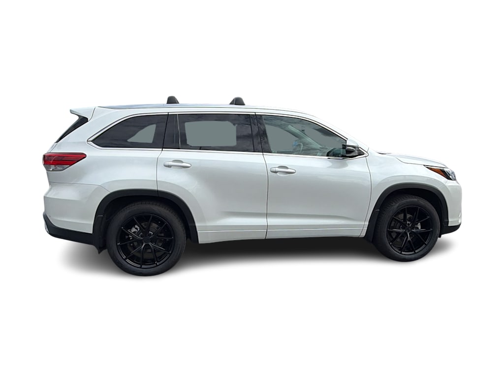 Thumbnail: 2018 Toyota Highlander - 21