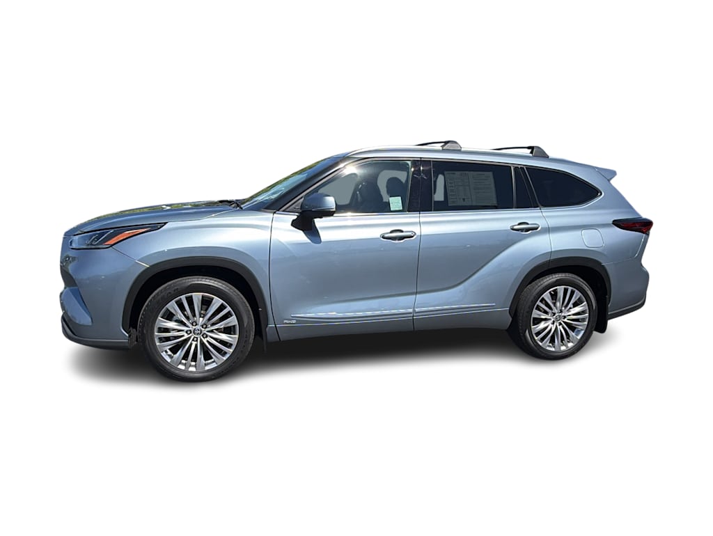 Thumbnail: 2024 Toyota Highlander - 3