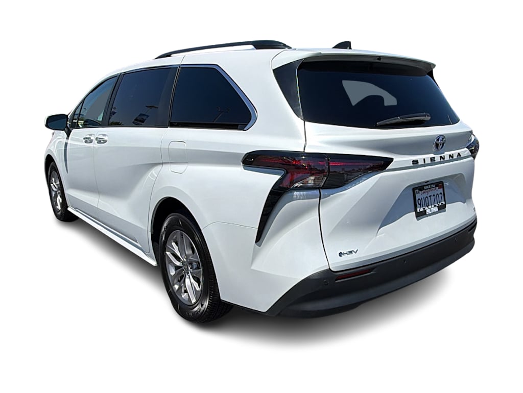 Thumbnail: 2025 Toyota Sienna - 4