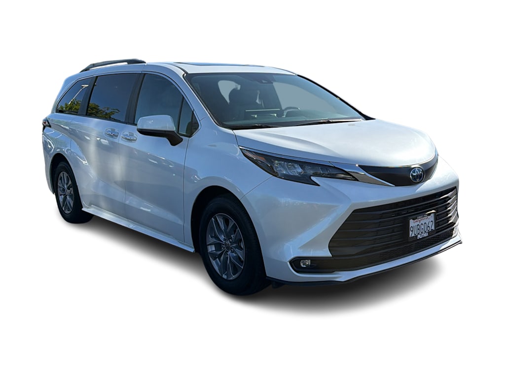 Thumbnail: 2025 Toyota Sienna - 19