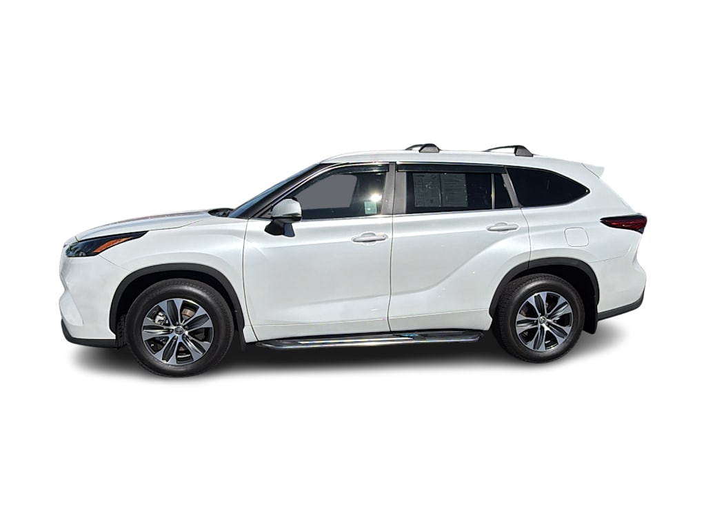 Thumbnail: 2023 Toyota Highlander - 3