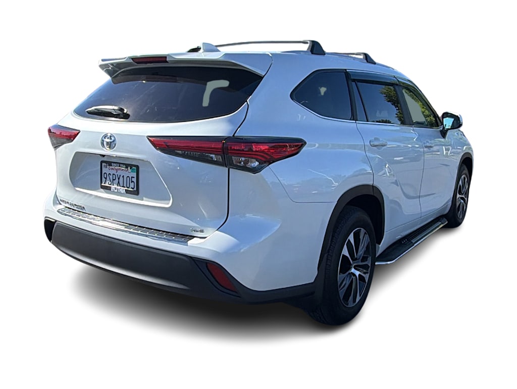 Thumbnail: 2023 Toyota Highlander - 22
