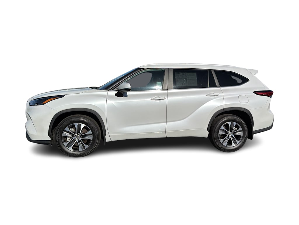 Thumbnail: 2023 Toyota Highlander - 3