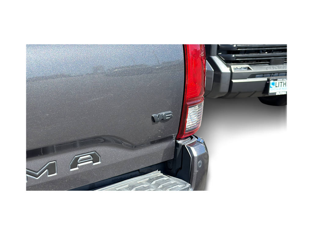 Thumbnail: 2019 Toyota Tacoma - 16