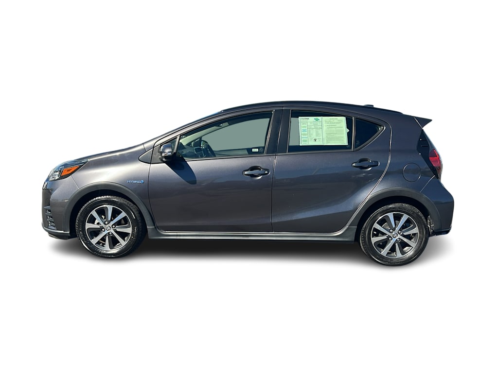 Thumbnail: 2018 Toyota Prius c - 3