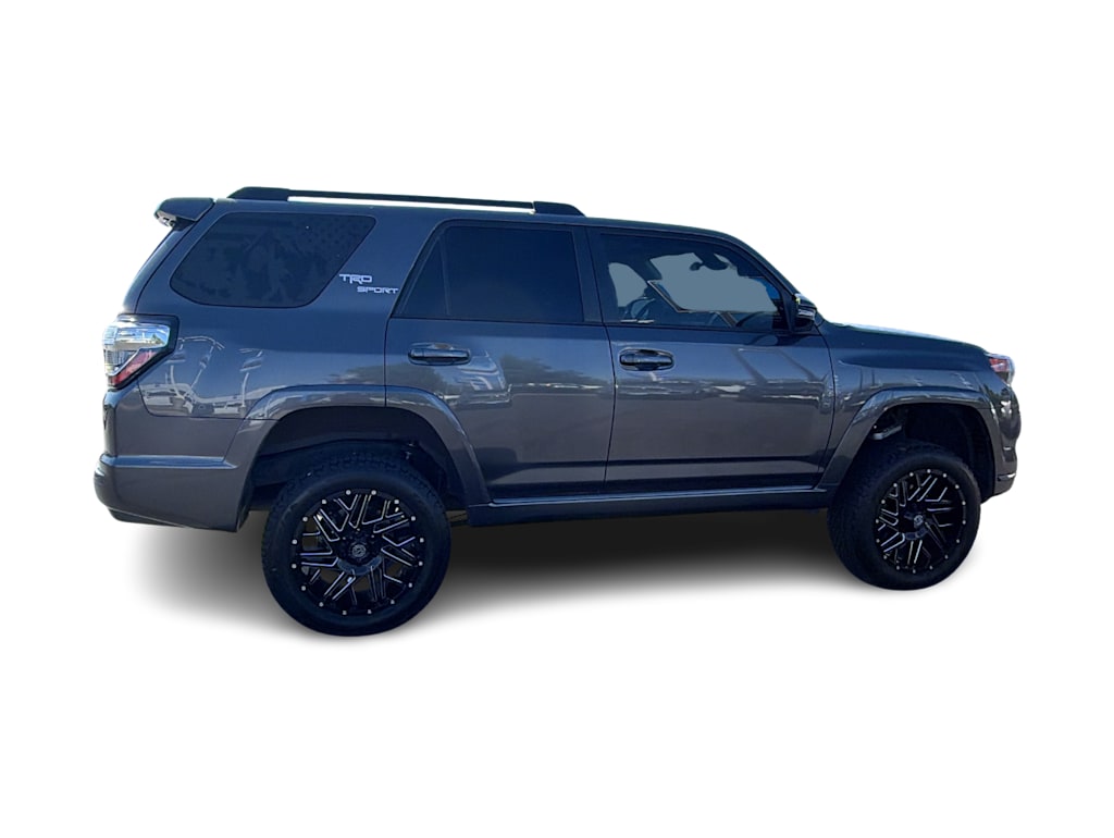 Thumbnail: 2022 Toyota 4Runner - 22