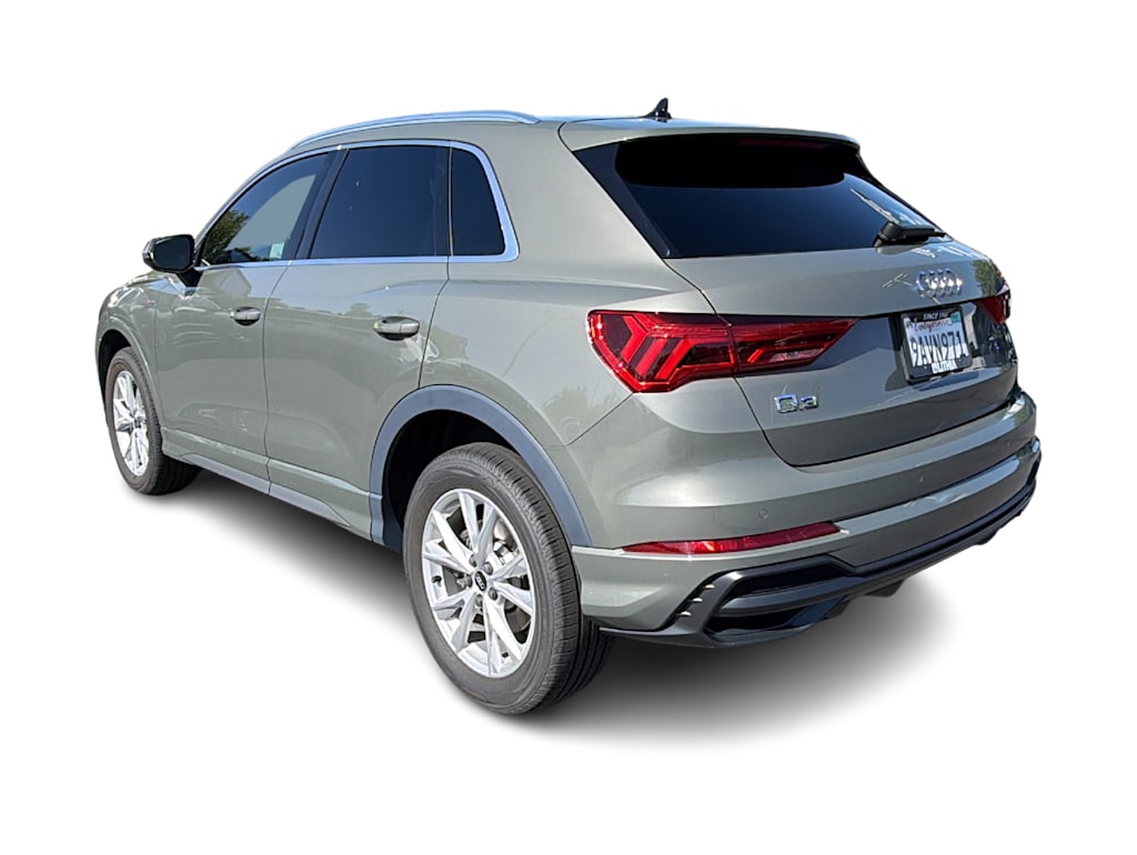 Thumbnail: 2022 Audi Q3 - 4