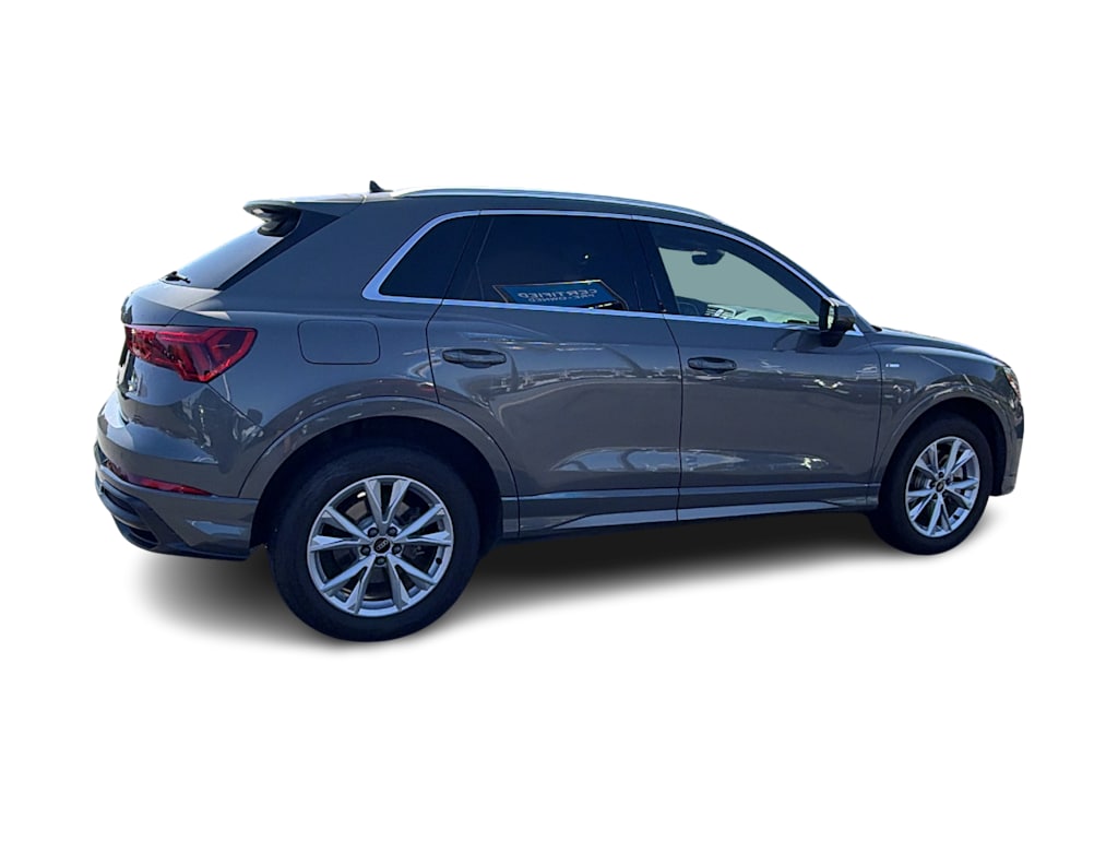 Thumbnail: 2022 Audi Q3 - 19