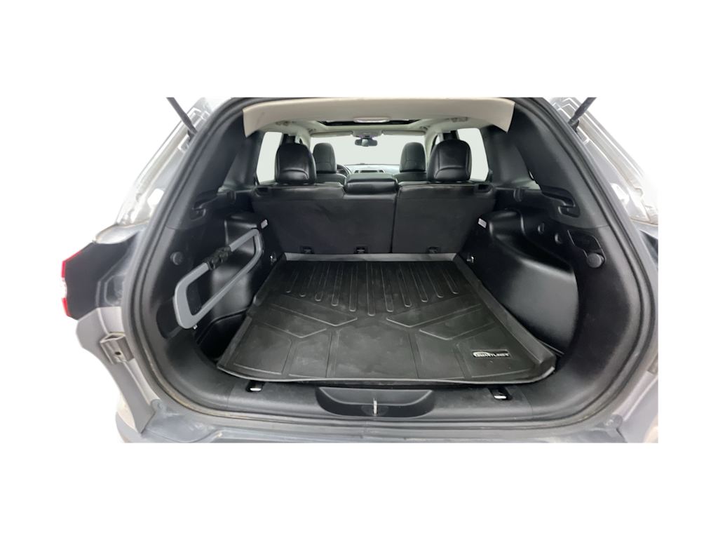 Thumbnail: 2015 Jeep Cherokee - 17