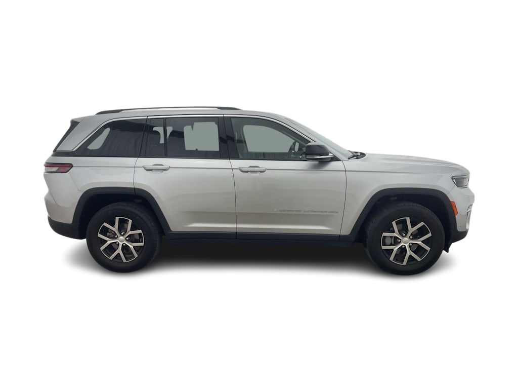 Thumbnail: 2024 Jeep Grand Cherokee - 38