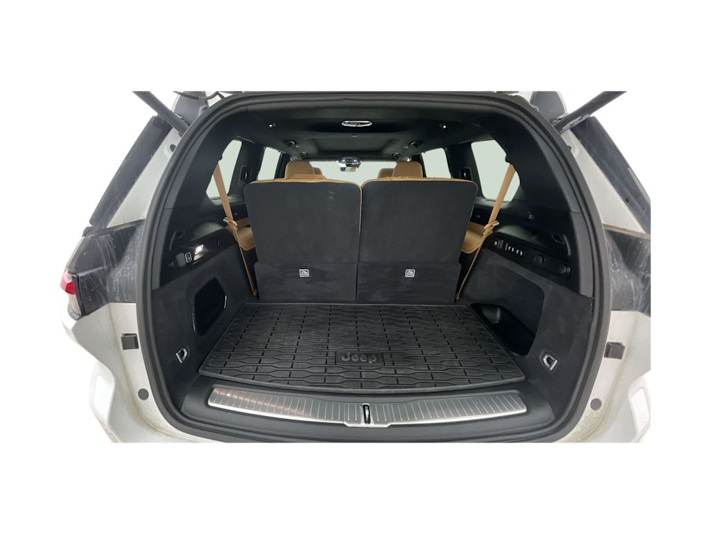 Thumbnail: 2024 Jeep Grand Cherokee L - 37