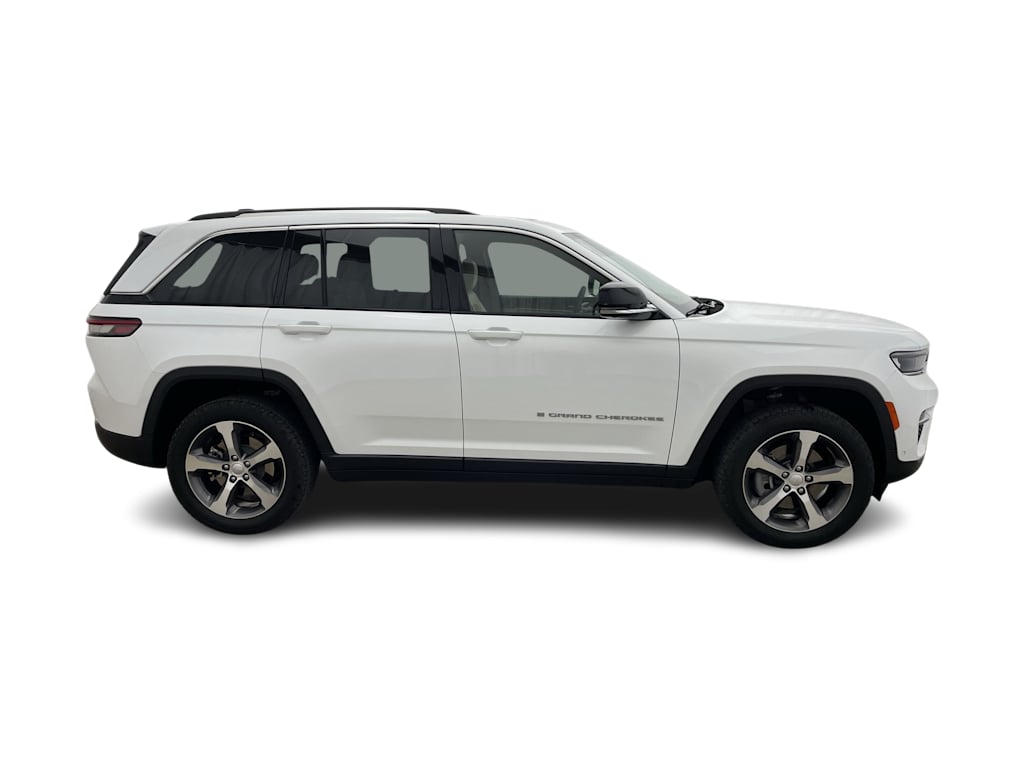 Thumbnail: 2022 Jeep Grand Cherokee - 40