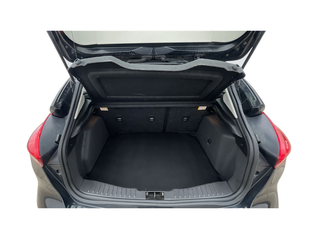 Thumbnail: 2015 Ford Focus - 16