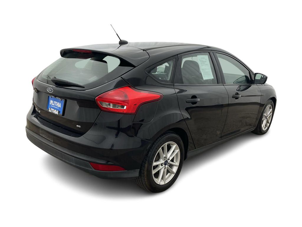 Thumbnail: 2015 Ford Focus - 30