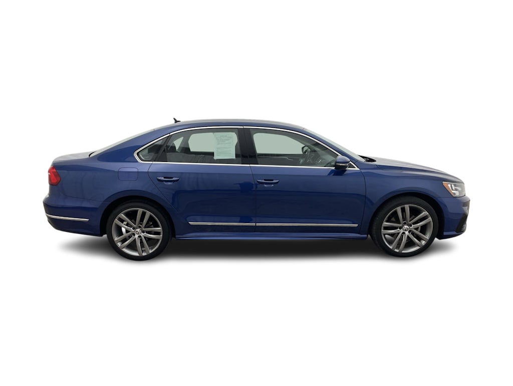 Thumbnail: 2016 Volkswagen Passat - 32