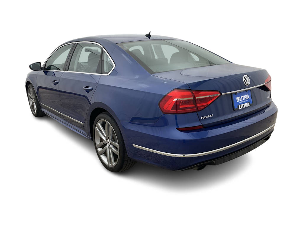 Thumbnail: 2016 Volkswagen Passat - 3