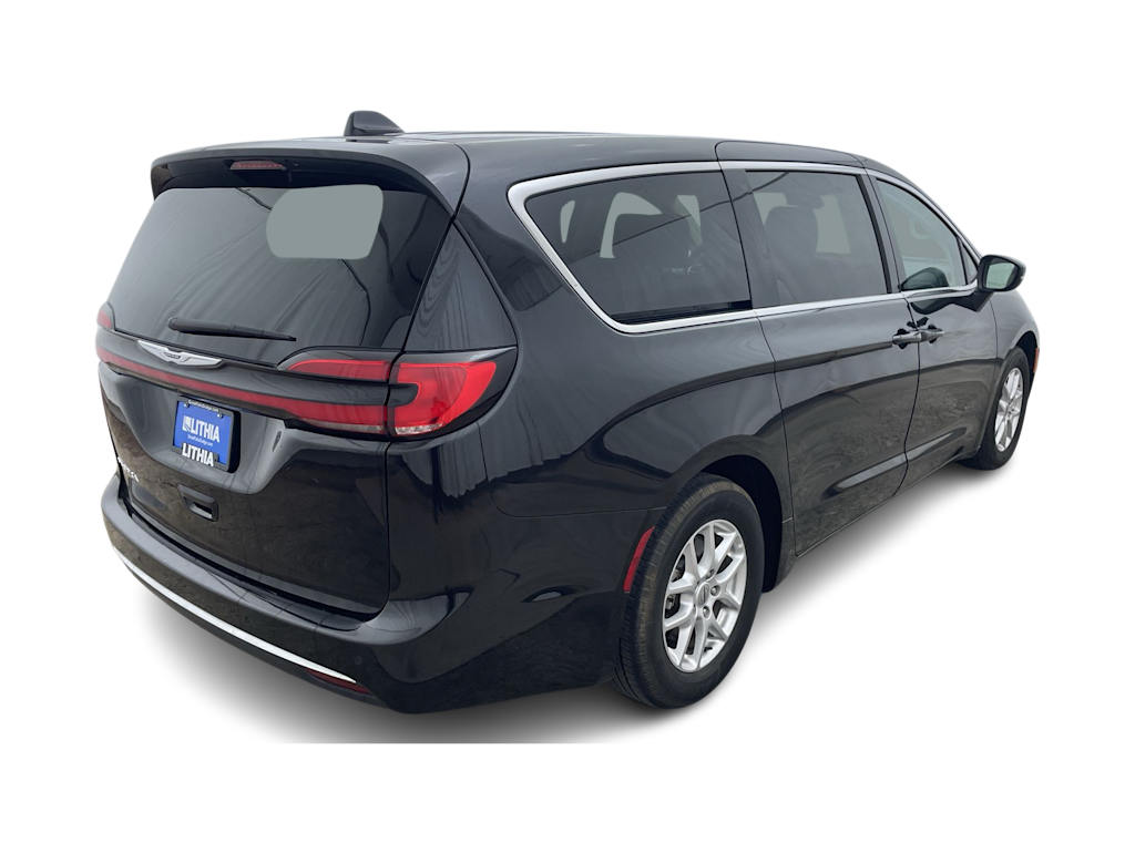 Thumbnail: 2023 Chrysler Pacifica - 35