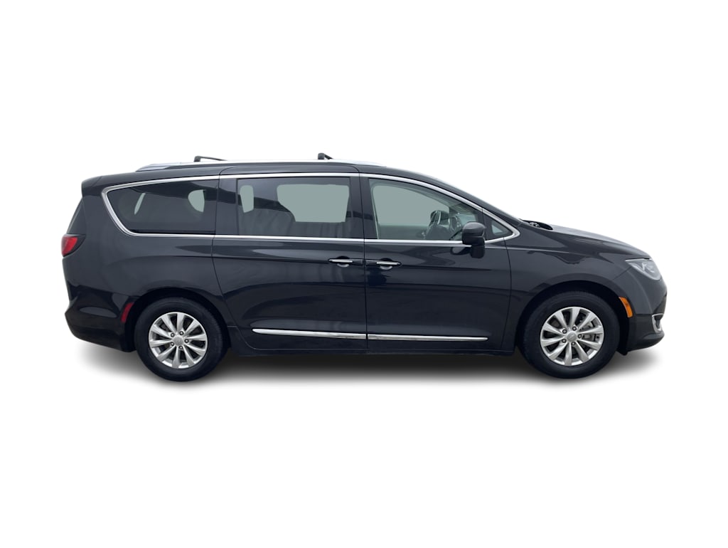 2019 Chrysler Pacifica Touring L 37