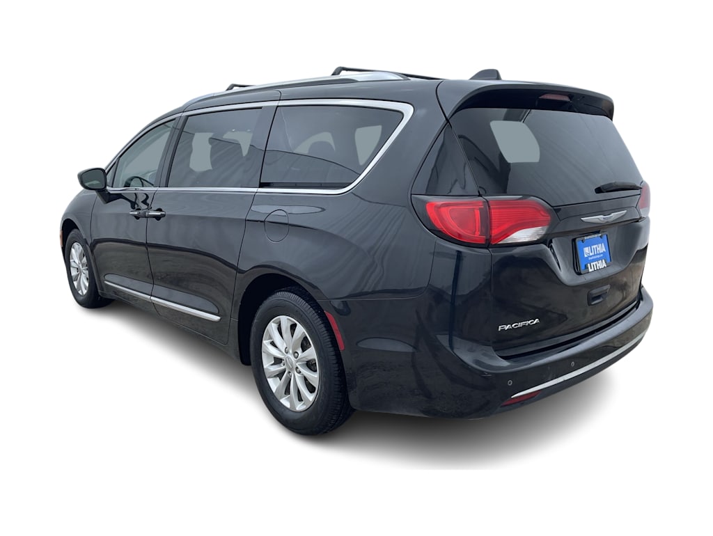 2019 Chrysler Pacifica Touring L 4